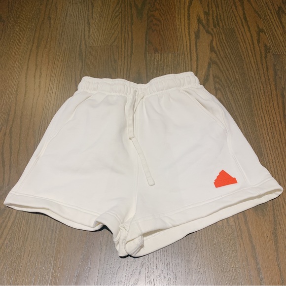 Adidas off white sweat short - Picture 2 of 10